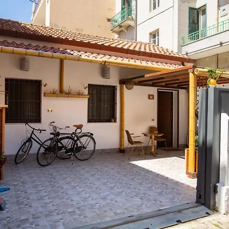 Villetta Vicino Al Mare Con Posto Auto Privato Pescara Exterior photo